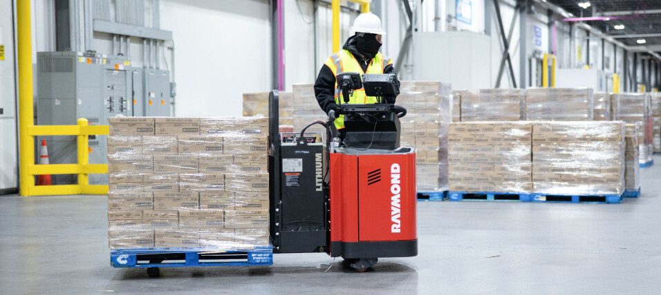 Raymond 8910 Rider Pallet Truck Raymond 8910 Rider Pallet Truck