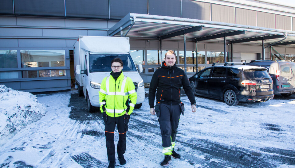 DUO: Alen Saric er foreløpig eneste ansatte i tillegg til Per Kristian Edvartsen, og han har føreransvaret for Avants nykjøpte skapbil – en Mercedes Sprinter.