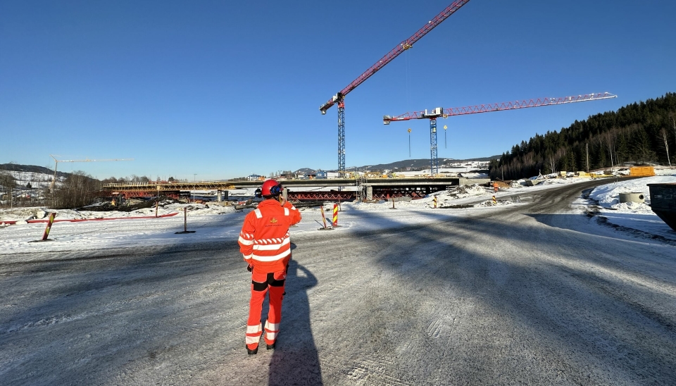 Statens vegvesen planlegger 44 veiprosjekt over hele landet i 2023, slik at de om noen år er klare til å bygge nye veier som her på riksvei 4 på Hadeland hvor Hæhre bygger Holmen bru.