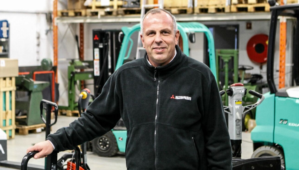 MITSUBISHI-FORHANDLER: Tom Erik Nilsen i Truckpartner Norge selger flere lagertrucker enn tidligere..