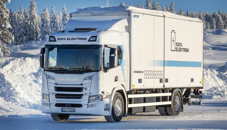 SKAP: Skapbil med sideåpning og bakløfter er å finne i utleieparken til Norsk Scania.