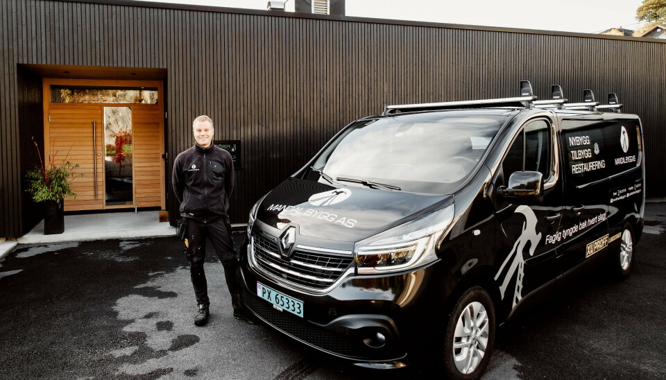 INTERN KONKURRANSE: Byggmester i Mandal Bygg, Kristoffer Akersmyr, sier deres førere jobber hardt for å redusere tomgangskjøring og kjøre på en måte som reduserer forbruket. Dette gir igjen redusert forbruk, utslipp og kostnader.
Foto: Mandal Bygg INTERN KONKURRANSE: Byggmester i Mandal Bygg, Kristoffer Akersmyr, sier deres førere jobber hardt for å redusere tomgangskjøring og kjøre på en måte som reduserer forbruket. Dette gir igjen redusert forbruk, utslipp og kostnader.
Foto: Mandal Bygg