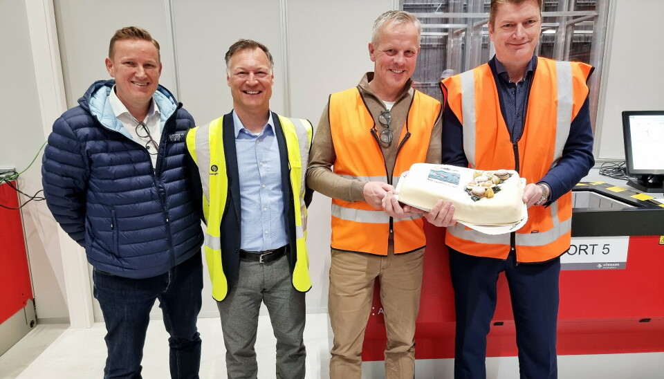 KAKELAG(ER): Leveransen ble feiret med kake. Fra venstre: Knut Lilloe Salvesen, KAM i Strongpoint, Gisle Elvebakken, adm. dir. i Strongpoint Norge, Ole Bakurowitz, product manager storage i Collicare og Knut Sollund, CEO i Collicare. KAKELAG(ER): Leveransen ble feiret med kake. Fra venstre: Knut Lilloe Salvesen, KAM i Strongpoint, Gisle Elvebakken, adm. dir. i Strongpoint Norge, Ole Bakurowitz, product manager storage i Collicare og Knut Sollund, CEO i Collicare.