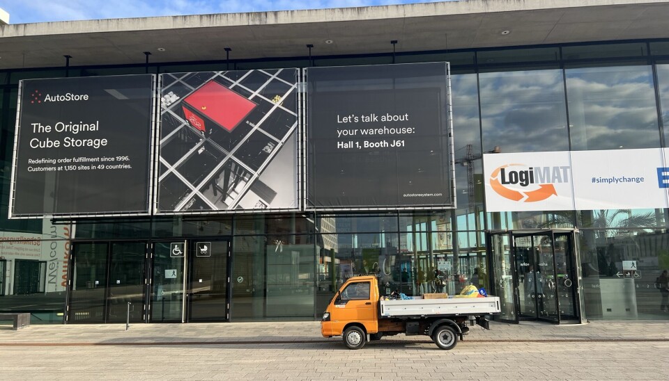 AutoStore markerte seg kraftig å det som er Europas klart største messe for lagerteknologi. Ved hovedinngangen var beskjeden klar om hvem som fant opp kubelagring. AutoStore markerte seg kraftig å det som er Europas klart største messe for lagerteknologi. Ved hovedinngangen var beskjeden klar om hvem som fant opp kubelagring.
