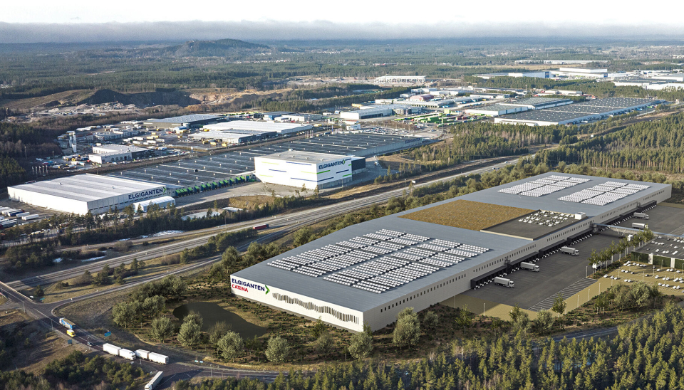 Elkjøps nye lager (illustrert i forgrunnen) ligger på motsatt side av veien fra det eksisterende lageret i Jönköping.