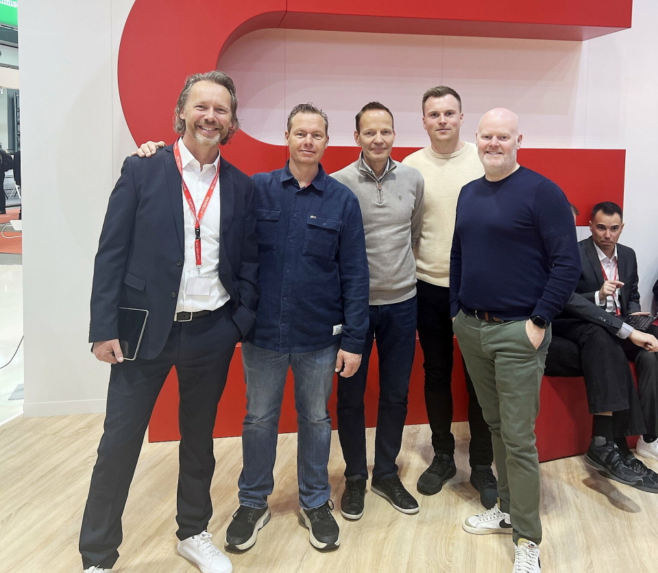 STORFINT BESØK: Lars Eilertsen i Swisslog hadde besøk av en delegasjon fra Brings Shelfless-konsept i Stuttgart. Fra venstre: Eilertsen, Øystein Udnes ogStig Belgum (Shelfless Norge) og Anton Wixe og Jonas Ahlgren (Shelfless Sverige)..