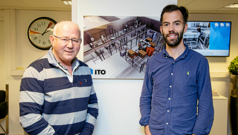 FAR OG SØNN: Arne Hagen (til venstre) og påtroppende daglig leder Christian Hagen under et intervju med Moderne Transport i 2019.