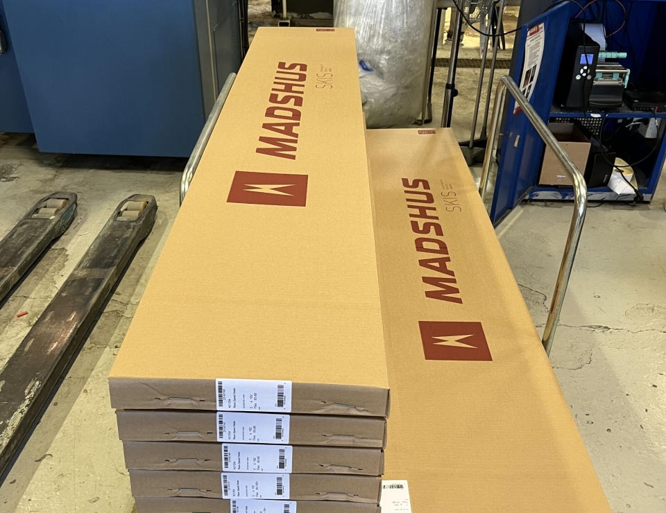 FEM-I-EN: Madshus-skiene, i bedriftens egen «fivepack»-emballasje er sjelden utsatt for transportskader