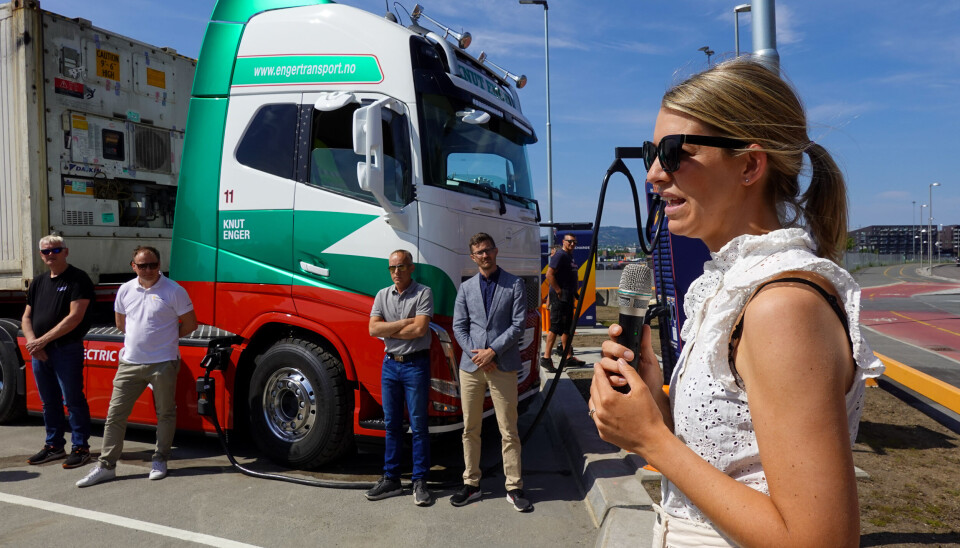 - Vi jobber kontinuerlig med hele leverandørkjeden for å redusere klimautslippene. Det skal vi få til gjennom felles ambisjoner, tett samarbeid og smarte investeringer, sa Susanne Klever som jobber med bærekraft i Coca- Cola Europacific Partners.