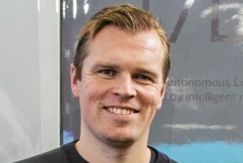 Robert Falck er grunnlegger og CEO i Einride. Nå kommer den svenske satsingen for fullt til Norge.