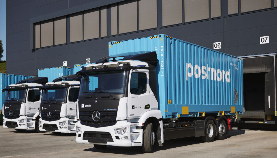 Einride-bilene som PostNord skal bruke er allerede på plass i Norge, og er elektriske Mercedes-Benz Actros utstyrt med Einrides teknologi. Einride-bilene som PostNord skal bruke er allerede på plass i Norge, og er elektriske Mercedes-Benz Actros utstyrt med Einrides teknologi.