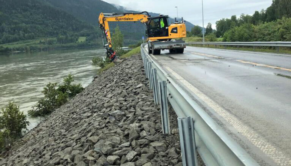 Her sikres E6 forbi Tretten. Nå er veien åpnet.