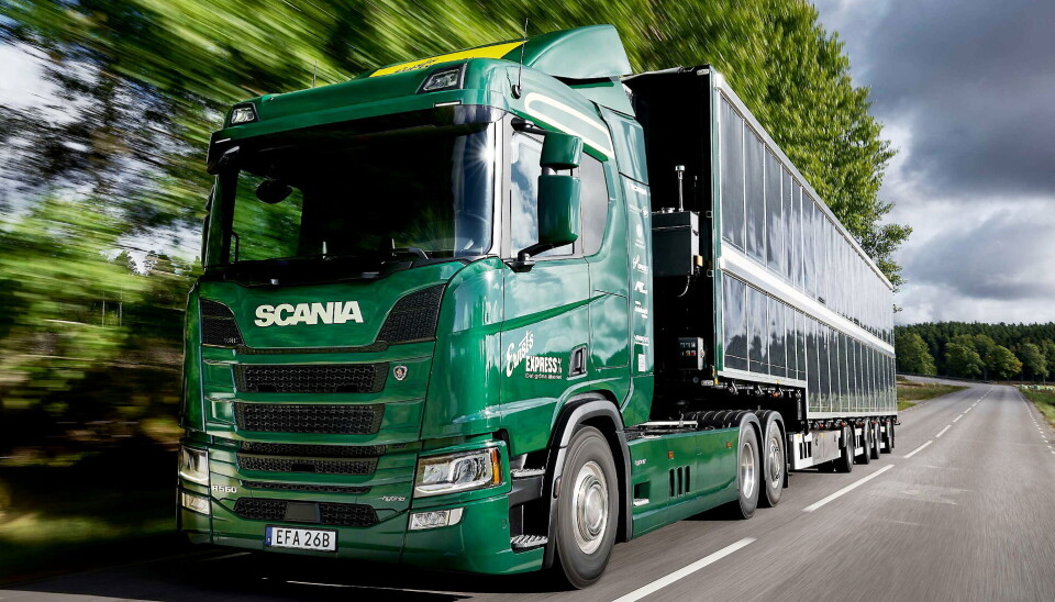 HYBRID: En Scania R560 Hybrid med en solcellekledd henger kan få nok energi til å kjøre 5000 km med solenergien. HYBRID: En Scania R560 Hybrid med en solcellekledd henger kan få nok energi til å kjøre 5000 km med solenergien.