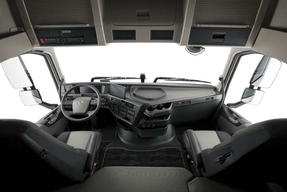 INTEERIØR: Innsiden av førerhuset i dagens FH-modell.