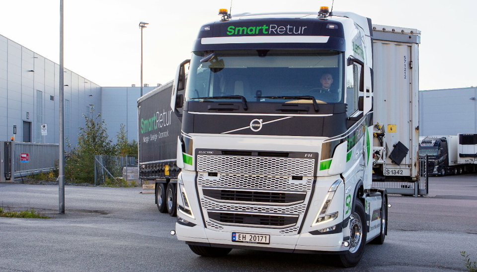 Smart Returs nye elektriske Volvo FH, eies og kjøres av Torpa Bilruter AS, og skal ha base ved Smart Returs anlegg på Fugleåsen syd for Oslo.