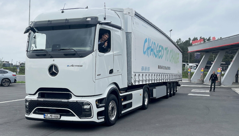 LANSERT: eActros 600 med 50-mils rekkevidde på en lading ble nylig vist frem i Hamburg.