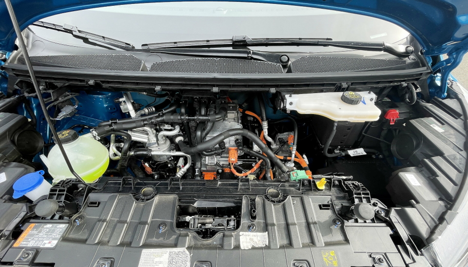 UNDER PANSERET: i den elektriske utgaven er det relativt romslig. Bilen kommer med to motoralternativ på 100 og 160 kW