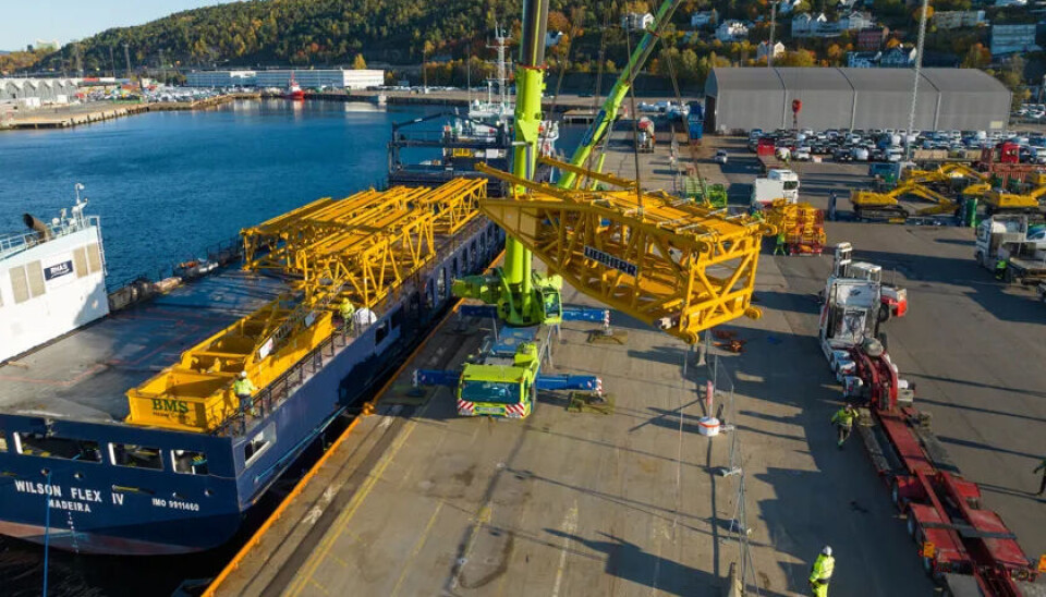 Lossingen av krana begynte torsdag denne uken.