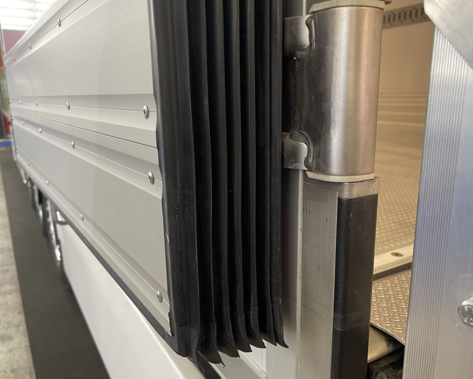 TETNING: Det bør være tett med denne tetningslisten som har hele 7 riller.