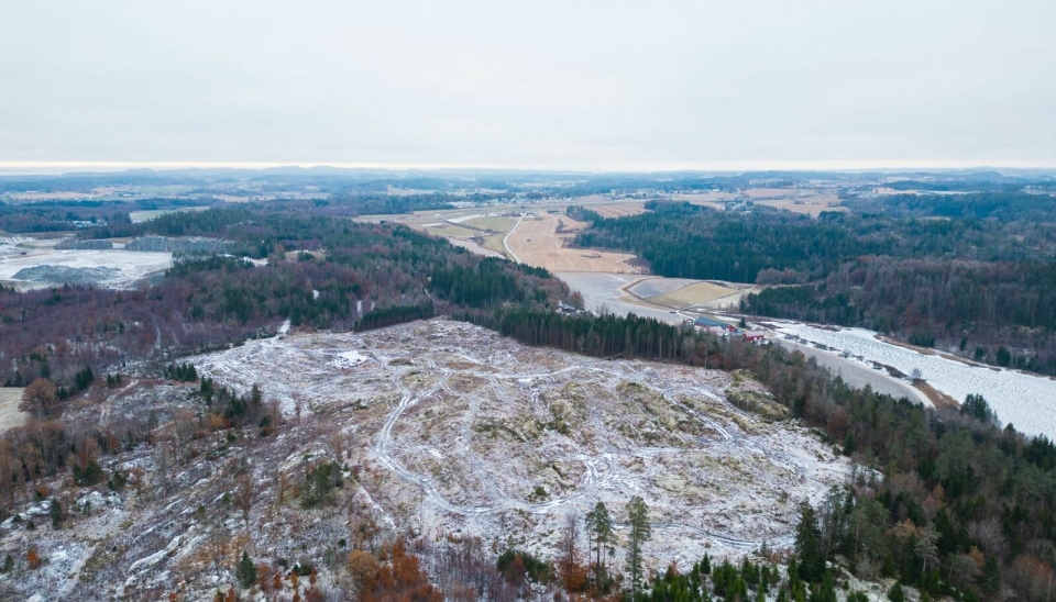 KLARGJORT: Tomten til JVH Eiendom er ferdig avskoget og regulert til logistikk og industri. Bygging kan begynne i løpet av året.