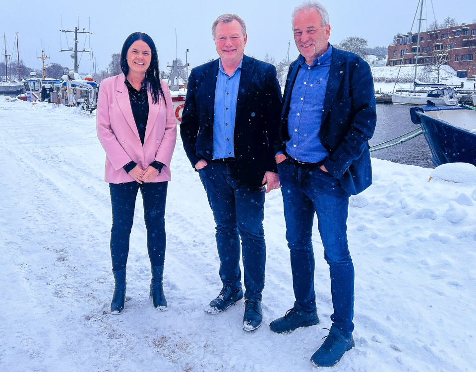 PARTNERS IN TIME: Catherine Lippestad (fra venstre) i Samskip, Morten Pettersen i Viasea og havnedirktør i Borg Havn Tore Lundestad.