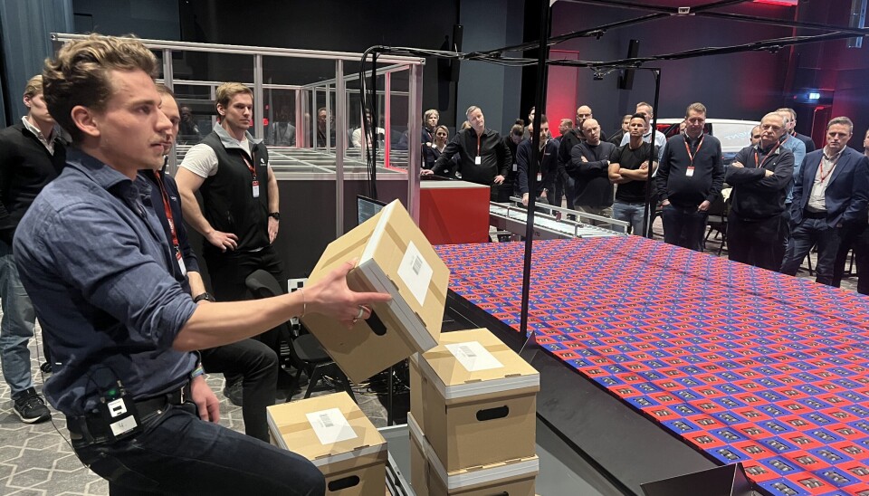 Tobias Drage Roti er oppfinner og gründer i OmniMod, et startup selskap som Element Logic har investert i. Han demonstrerte systemets funksjonalitet på Kløfta. Vi kommer med mer om OmniMod i en egen artikkel snart.