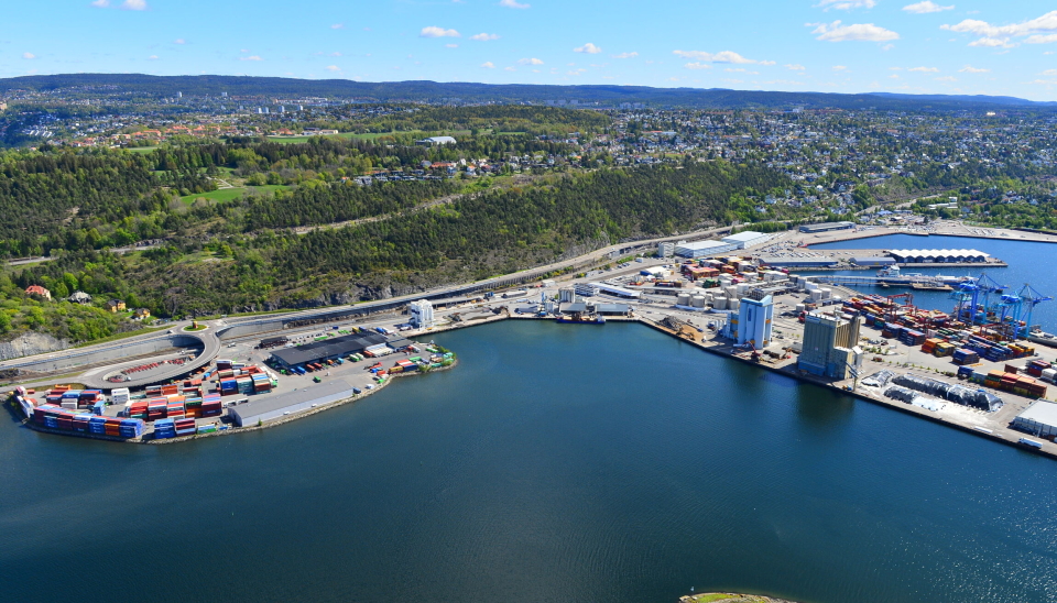 Kongshavn, til venstre i bildet, blir sett på som et dårlig alternativ for fremtidig fergeterminal for Kiel- og København-fergene.