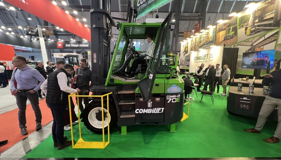 KOMPAKT: Combi CB70 er en svært kompakt 7-tonner med avansert hjulsystem som hindrer dekkslitasje og sparer energi.
