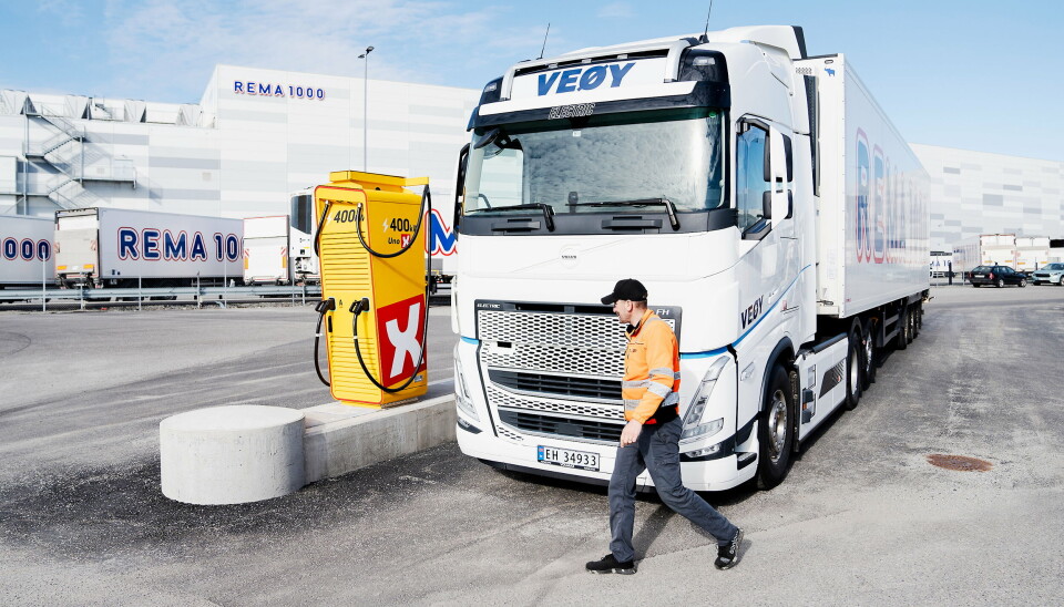 SKAL BLI LETTERE: Det skal bli lettere å kjøre elektriske lastebiler i tungtransport i Norge. Her fra en ladestasjon hos Rema 1000 på Vintebro.