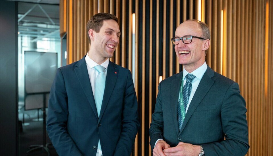 Klima- og miljøminister Andreas Bjelland Eriksen (t.v.) og administrerende direktør i Enova Nils Kristian Nakstad.