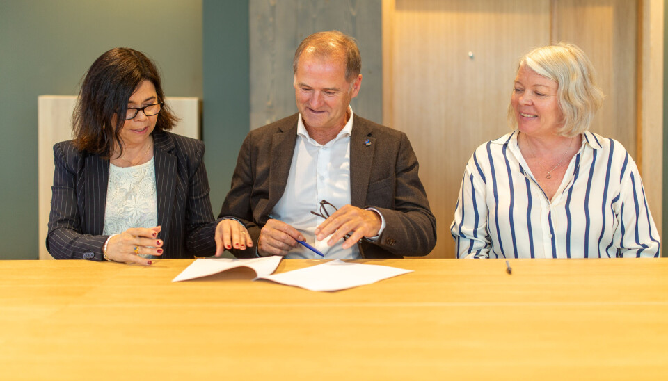 Styreleder i Bodø Havn, Inger-Hilde Wigen, Havnedirektør i Tromsø Havn, Jørn-Even Hansen og Havnedirektør i Harstad Havn Anne-Britt Bekken. Signerer avtalen med ASKO Maritime, som deltok og signerte digitalt.