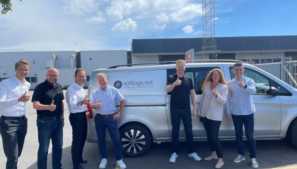 Et tommelopp-bilde skal alltid ledsage en pressemelding om et oppkjøp. Så også denne gang.