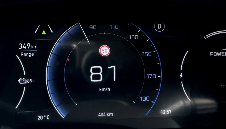 80: Her er det en 80 vei men plutselig bestemte fartsindikatoren seg for å vise 50 km/t. Verre er det de gangene den viser 80 og det er 50 km/t da gjelder det å ha passet på...