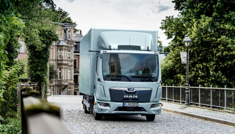 BYDISTRIBUSJON: eTGL er spesielt egnet til bydistribusjon. Med 250 kW depot-lading i pauser eller under lasting kan bilen lades fra 10-80% på 30 minutter.