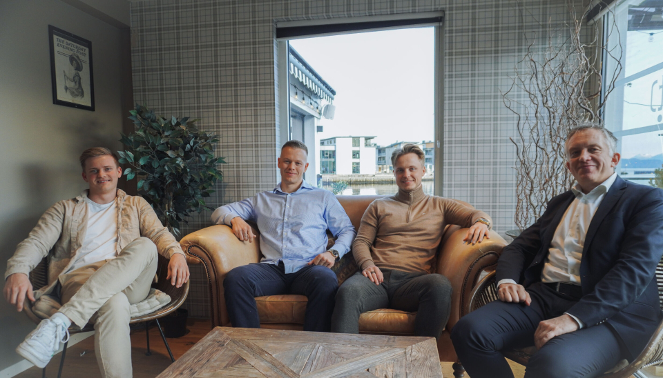 Gutta bak Logibud, fra venstre: Thomas Sande Mossestad, Benjamin Bruarøy, Sindre Opskar Hjelle og Cato Bruarøy. Kevin Caballero var ikke til stede da dette bildet ble tatt.