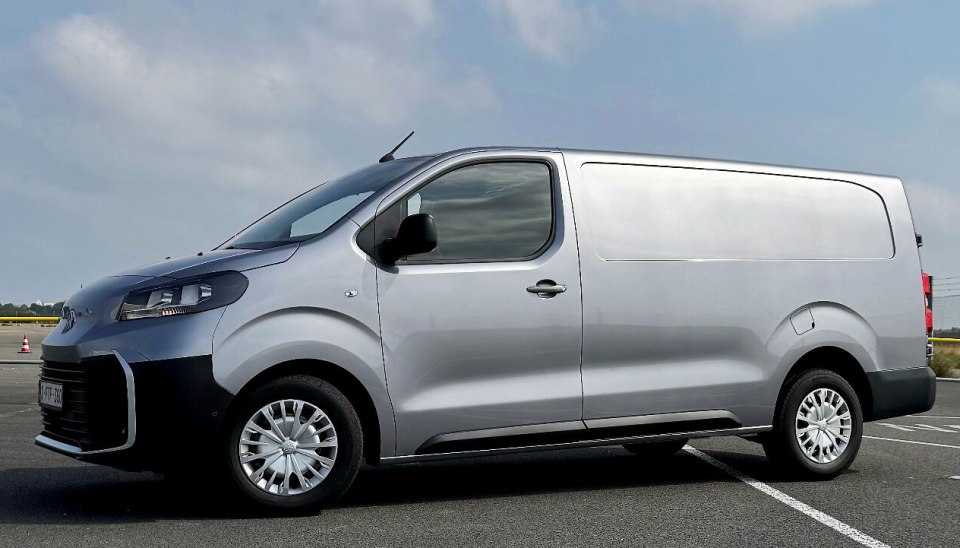 PROACE DIESEL: Toyota Proace ser ut til å være nesten like populær med diesel som med batteri.