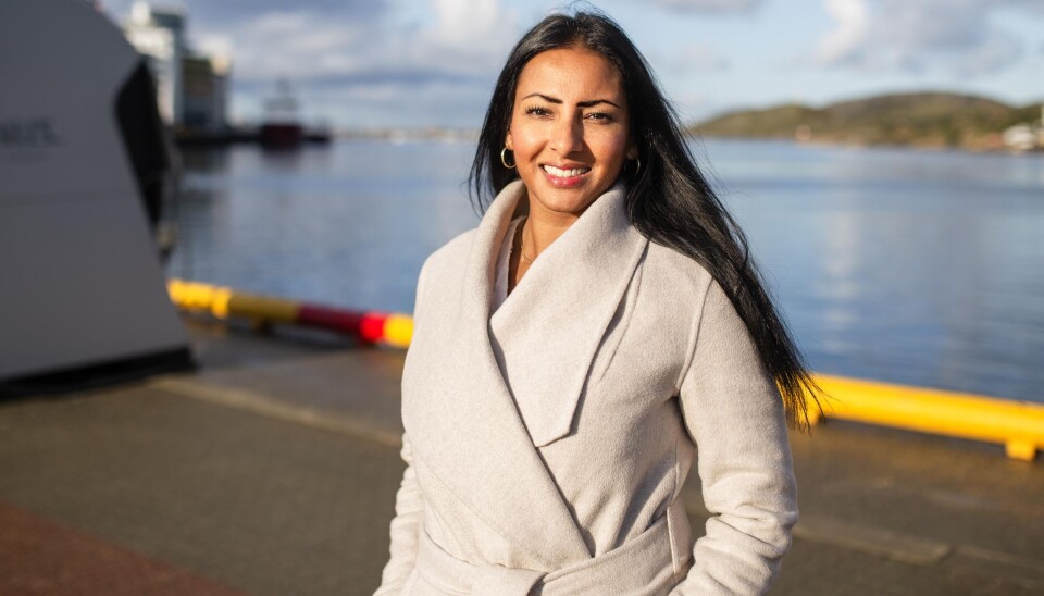 Rakel Hunstad er utdannet innen økonomi og ledelse og politisk økonomi fra Milano og Brussel, og har jobbet med fornybar energi i Olje- og energidepartementet. Nå leder hun satsing på fornybar energi i hjembyen som daglig leder i Bodø Fjuel AS.