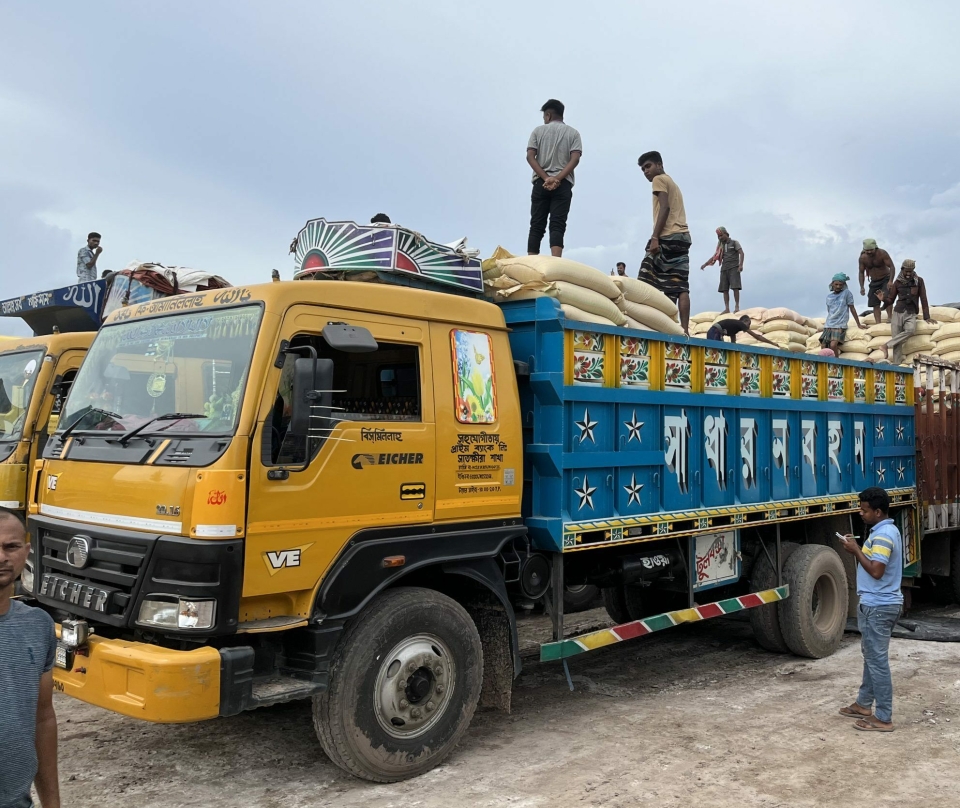 En tredjedel av prosjektene for handelsforenkling er kategorisert som logistikk- eller transportprosjekter. Aktuelt bilde er hentet fra et prosjekt i Bangladesh.