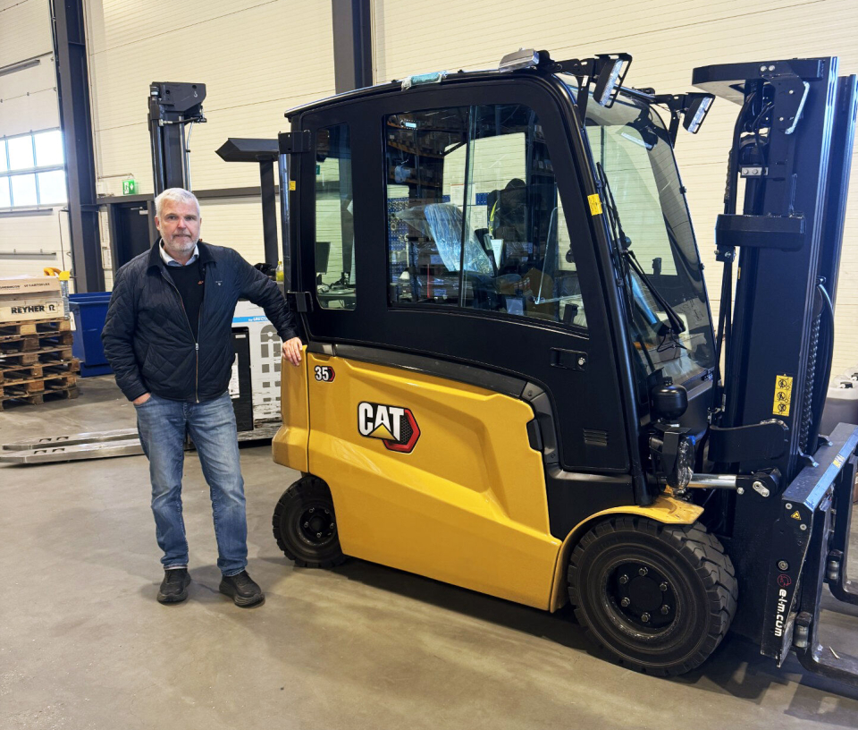 Erik Nicolaisen med en 3,5 tonns motvektstruck fra Cat.