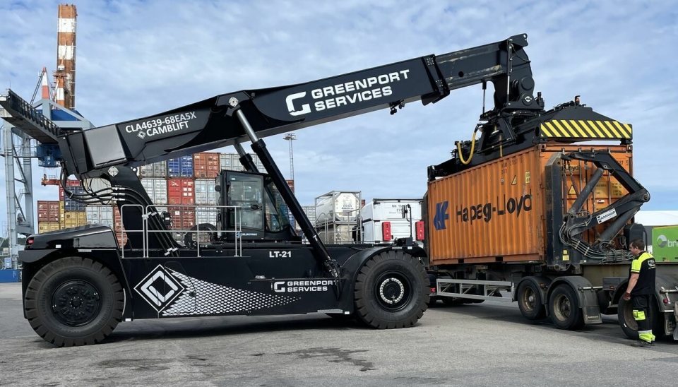 To elektriske reachstackere har vært i drift i Larvik siden i sommer.
