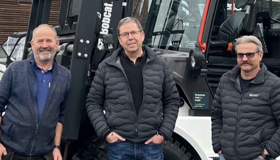 Daglig leder hos Stavanger Bådsenter Terje Berland (fra venstre), salgssjef i Scanlift Maskin Svein Ove Sunde og verkstedleder Magne Furenes.