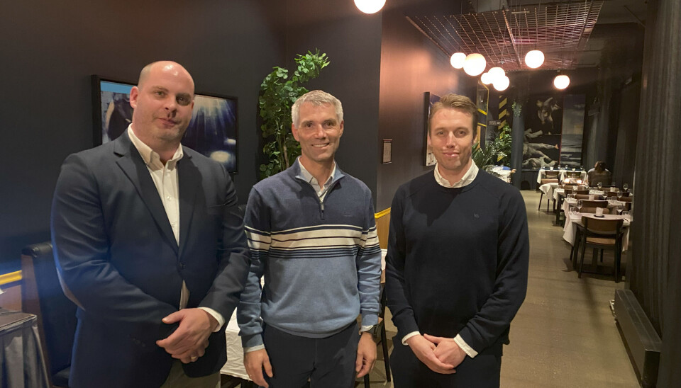 Eskild Svartberg (fra venstre) country manager i Apport Systems, Arnor Jonasson CEO i Blue Robot og Alexander Haavelmoen, salgs- og markedsansvarlig i Blue Robot.